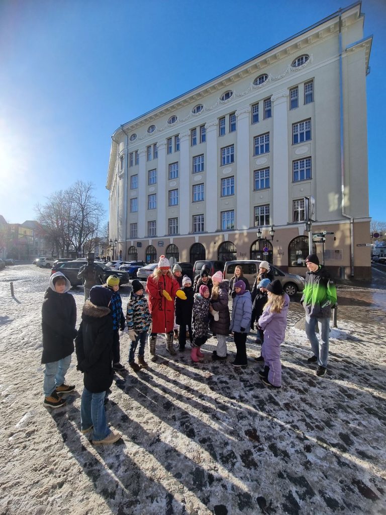 "Tule tööle!" Estravelis